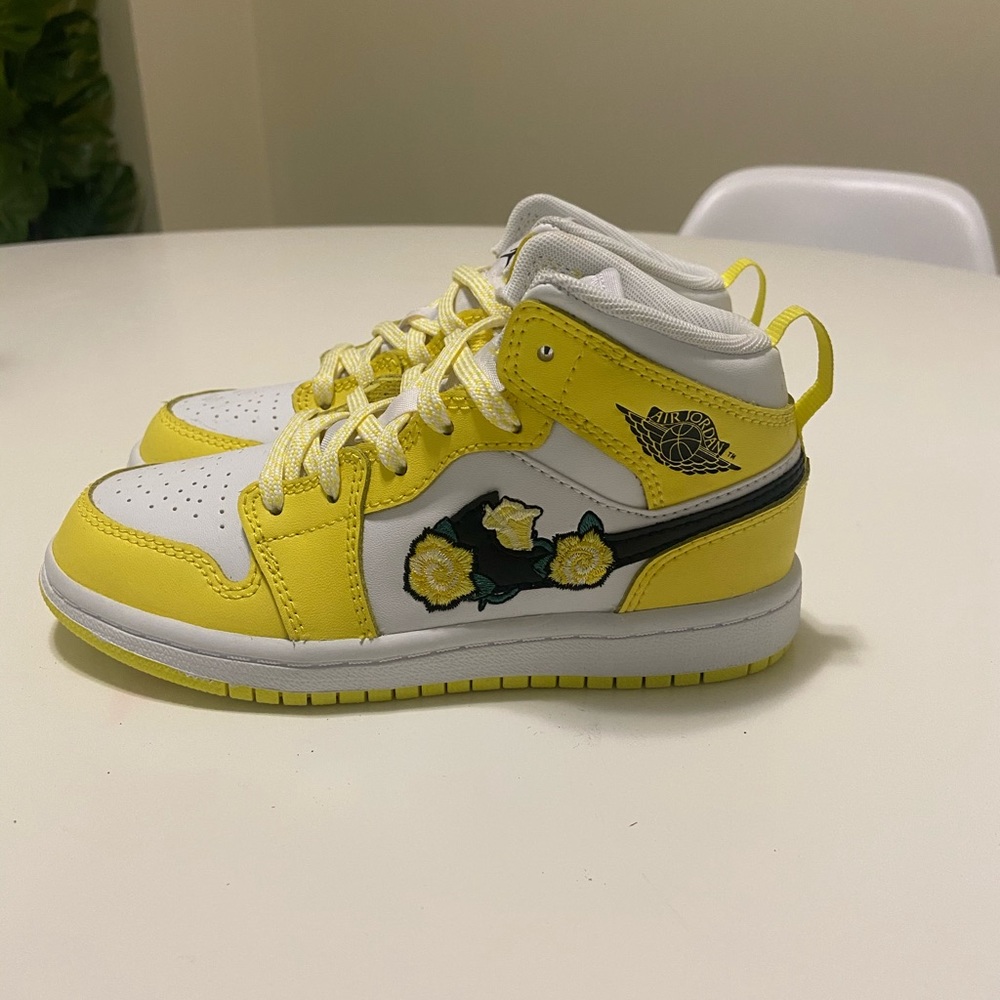 Jordan AJ 1 Mid